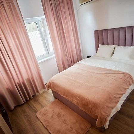 Queen Apartment Athenee ブカレスト エクステリア 写真