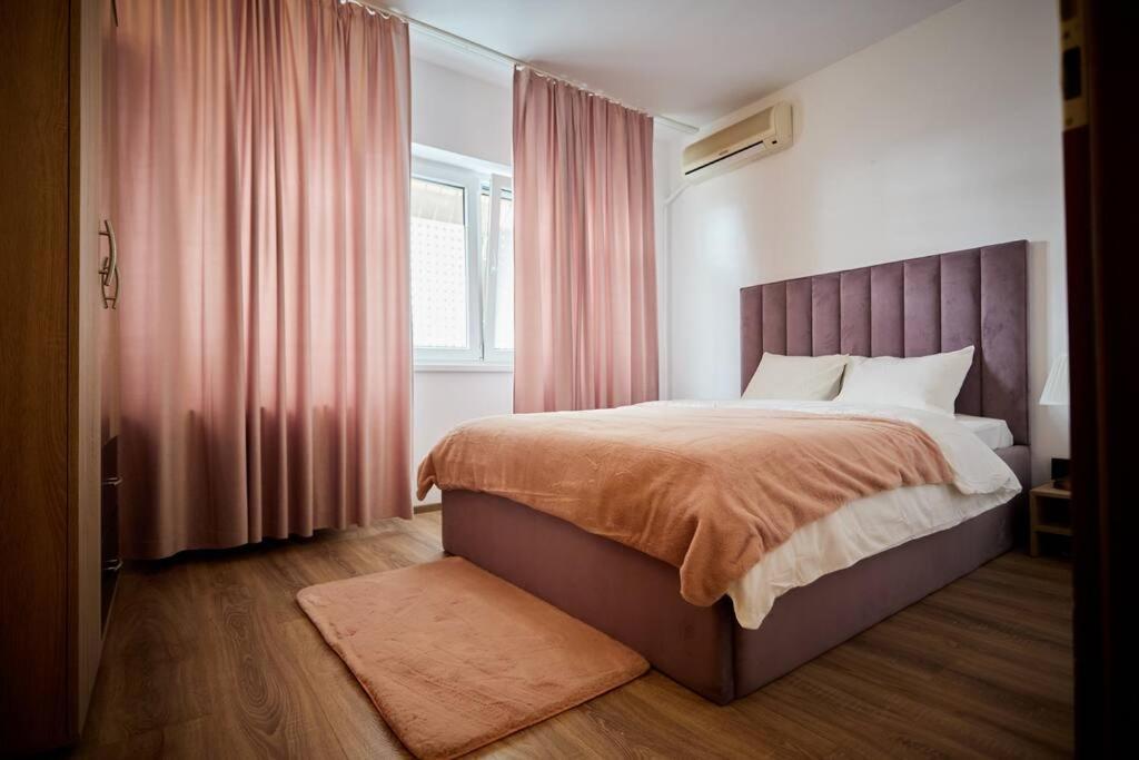 Queen Apartment Athenee ブカレスト エクステリア 写真